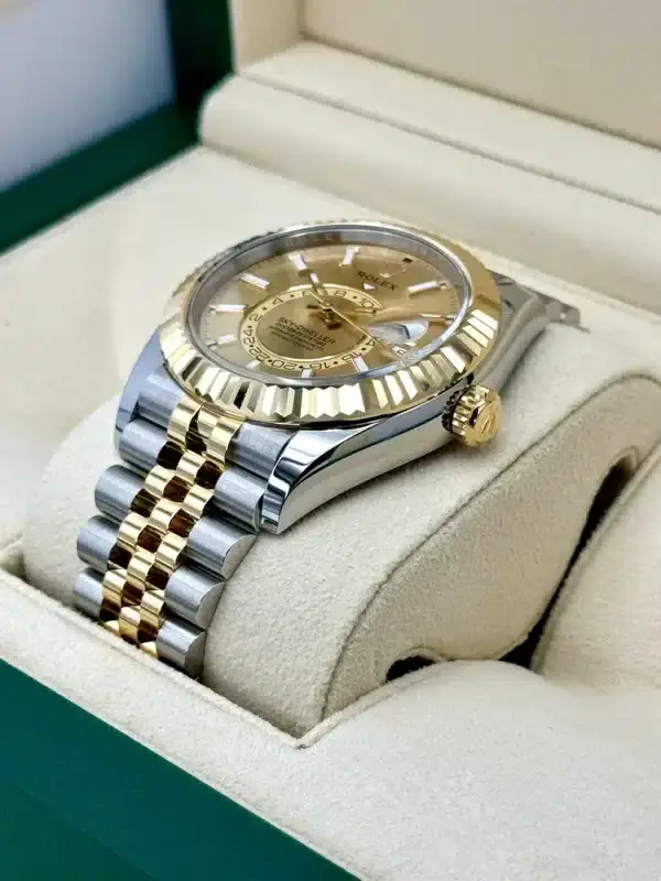 ⁦2024 Rolex Sky-Dweller 42mm 336933 Jubilee Champagne Dial⁩ - الصورة ⁦5⁩