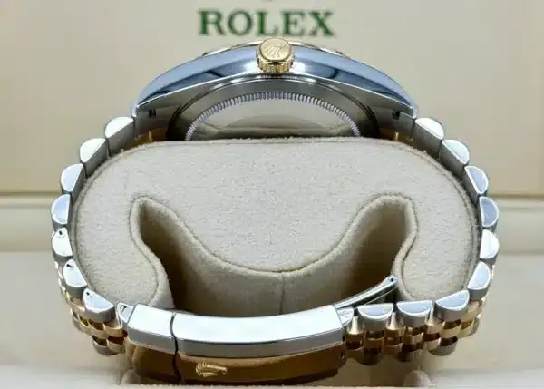 2024 Rolex Sky-Dweller 42mm 336933 Jubilee Champagne Dial - Image 9