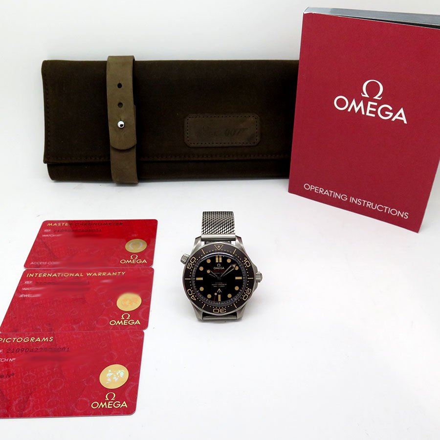 Omega Seamaster Diver 300m '007 Edition Titanium - Image 2